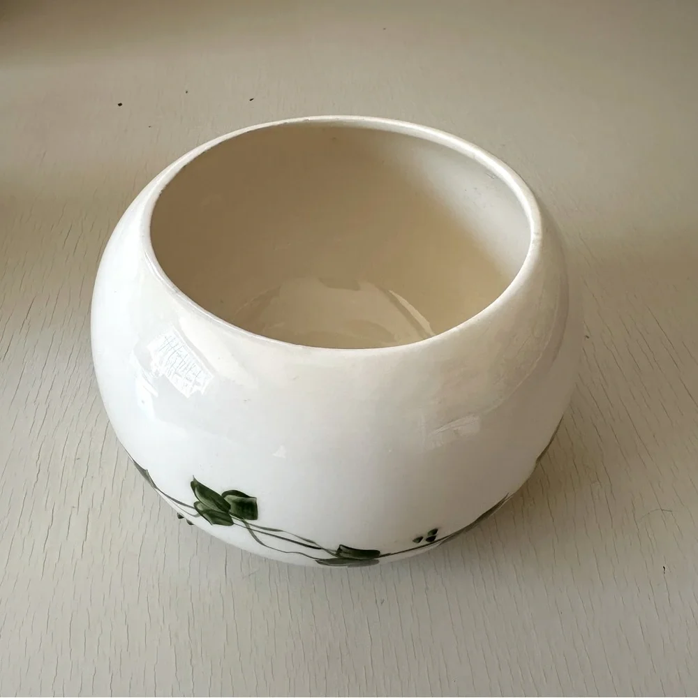 Votive Candle Round Vase with Ivy Leaves Pattern Biophilic Design
